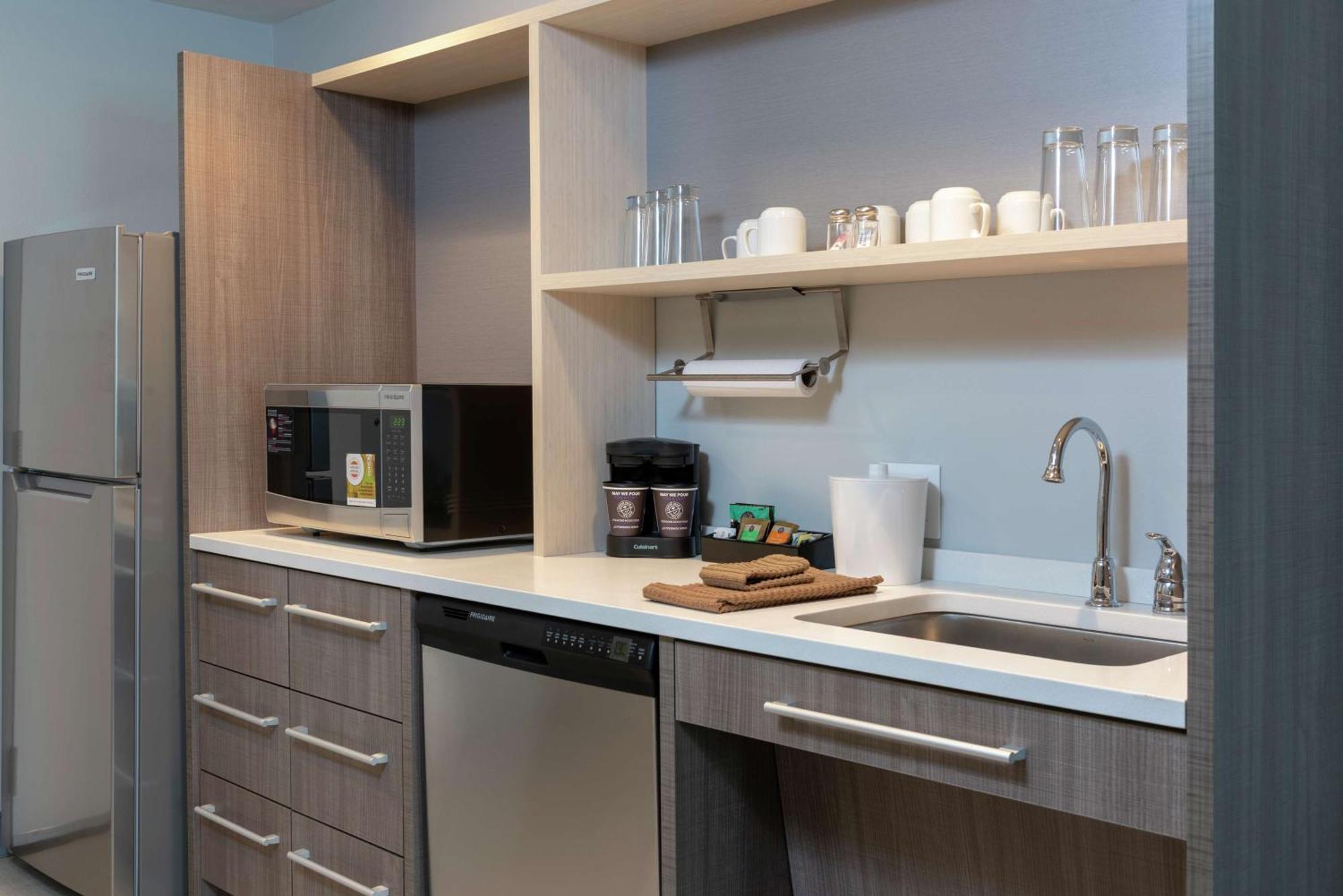 Home2 Suites By Hilton Indianapolis Airport Buitenkant foto