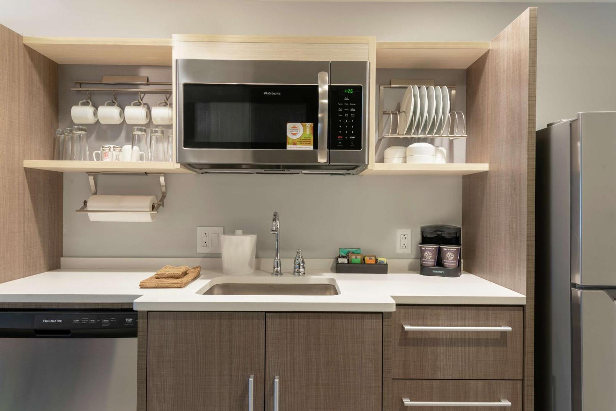 Home2 Suites By Hilton Indianapolis Airport Buitenkant foto
