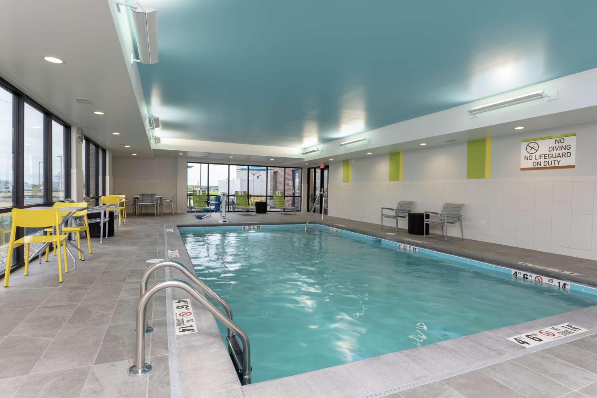Home2 Suites By Hilton Indianapolis Airport Buitenkant foto